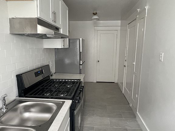 4th image of 3300 Prytania St #7