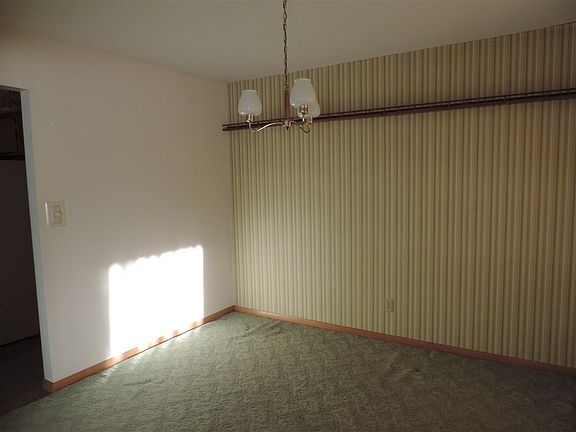 4th image of 1145 Ainsworth St