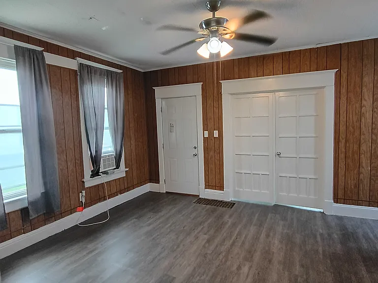 2338 Boies Ave — Photo 3