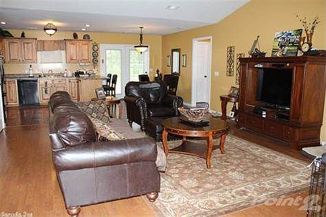 3rd image of 126 Will Henry Dr