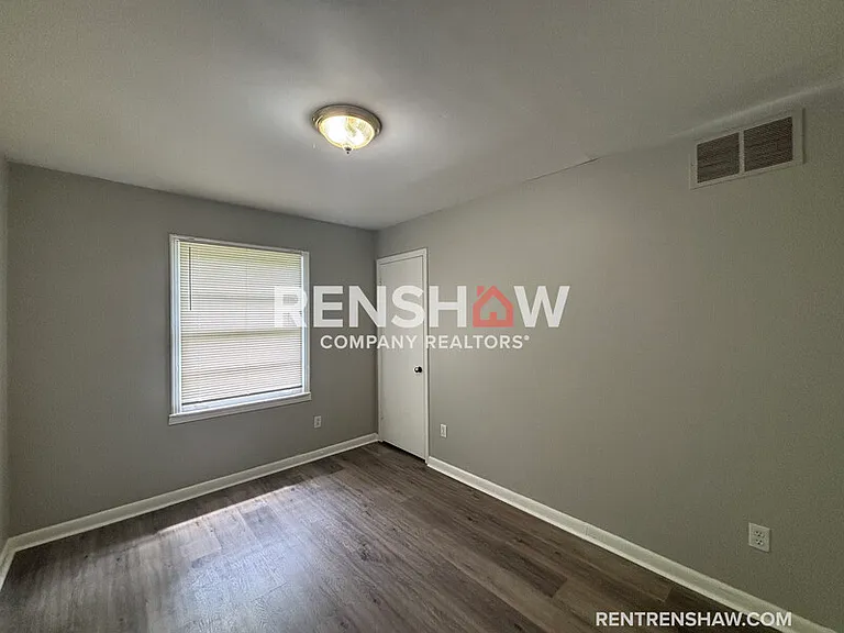 828 Harvey Cv — Photo 7