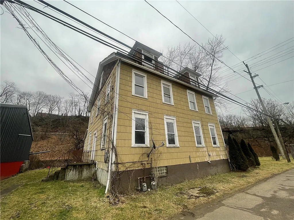 402 Church St photo 1