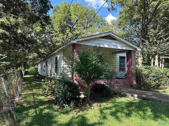 3rd image of 1016 Penfield Dr