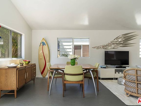 4th image of 29 Paradise Cove Rd