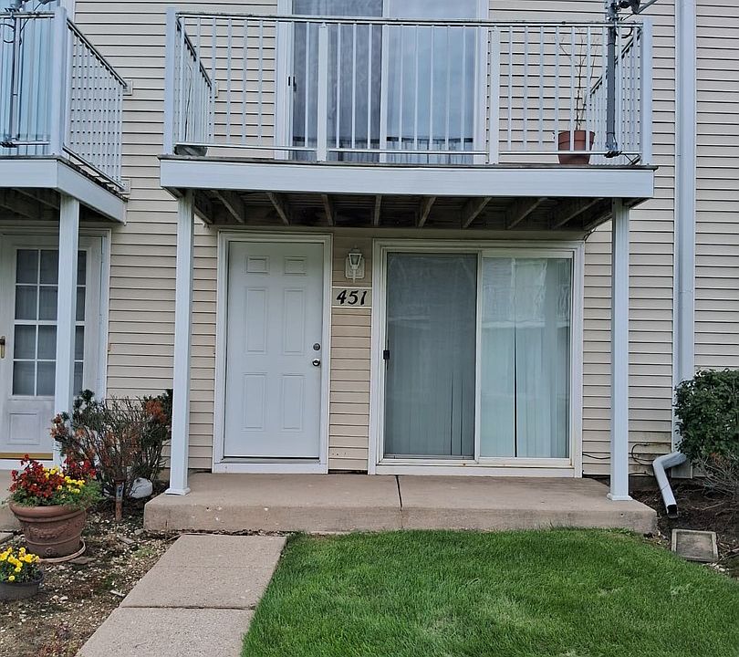 1st image of 451 Meadow Green Ln
