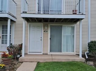 451 Meadow Green Ln, Round Lake Beach, IL 60073