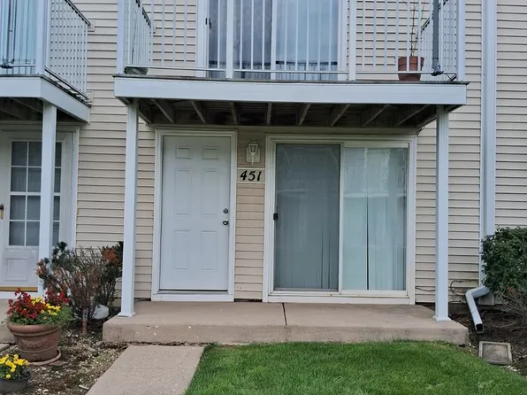 451 Meadow Green Ln, Round Lake Beach, IL 60073