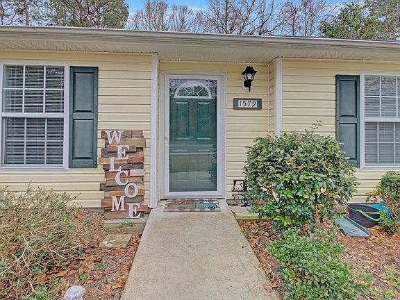 2nd image of 1579 Brianna Ln