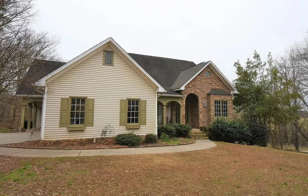 479 Lucas Rd photo 1