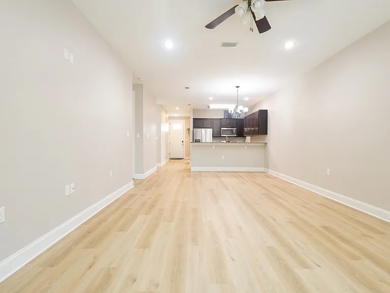 557 Valparaiso Pkwy — Photo 12
