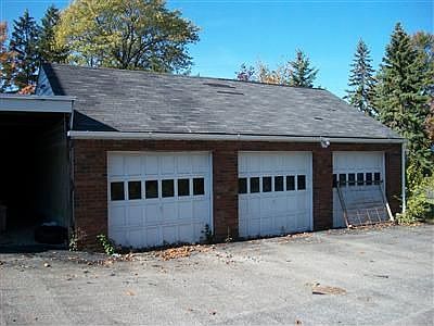 3rd image of 4376 Mahoning Ave