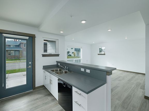 2nd image of 1170 Abigail Ln #106