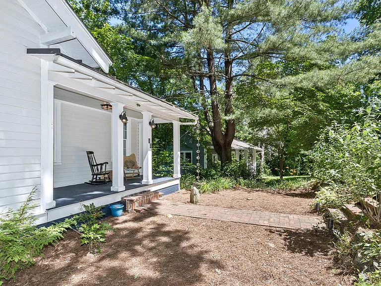 13 Parker Rd — Photo 2