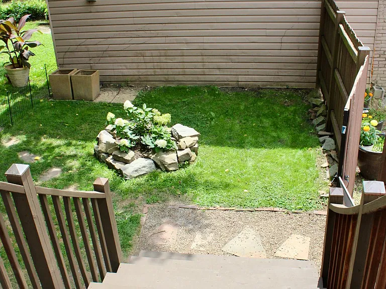 221 Jacksonia St — Photo 26