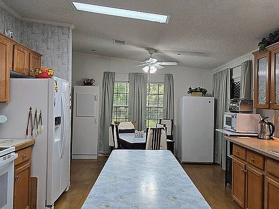 4th image of 2930 Wild Horse Rd #390