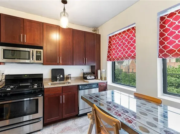 830 Bronx River Road #6C, Bronxville, NY 10708