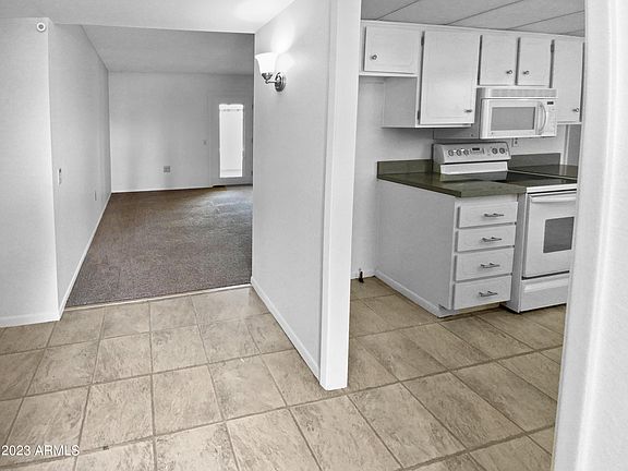 4th image of 17813 N WILLOWBROOK Drive
