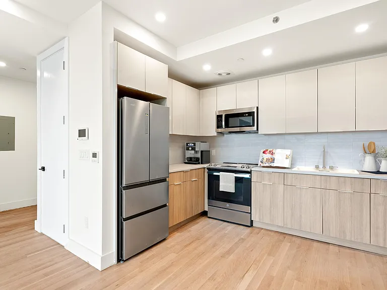 1946 Ocean Ave #1C — Photo 1