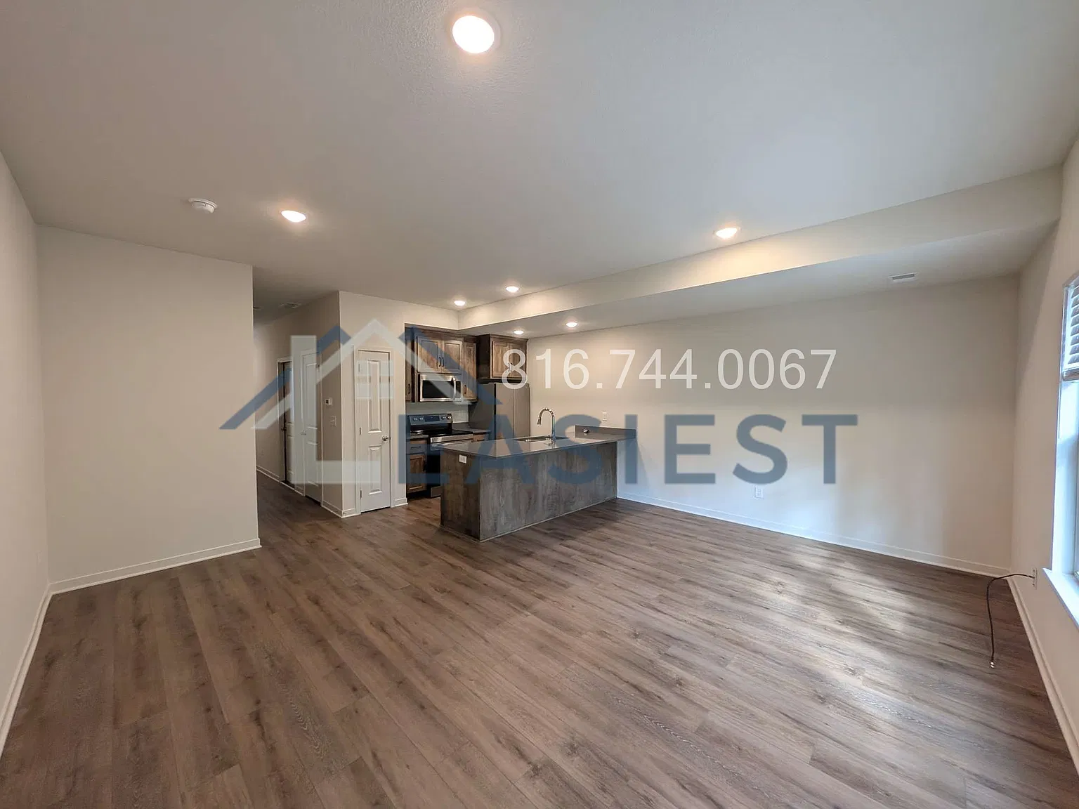 3 bed, 2.5 bath, 1400 sqft, $1,700 — Photo 2