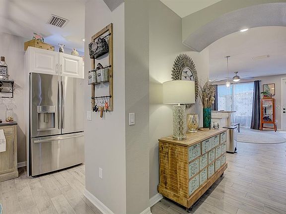 5th image of 5627 Whitehead St