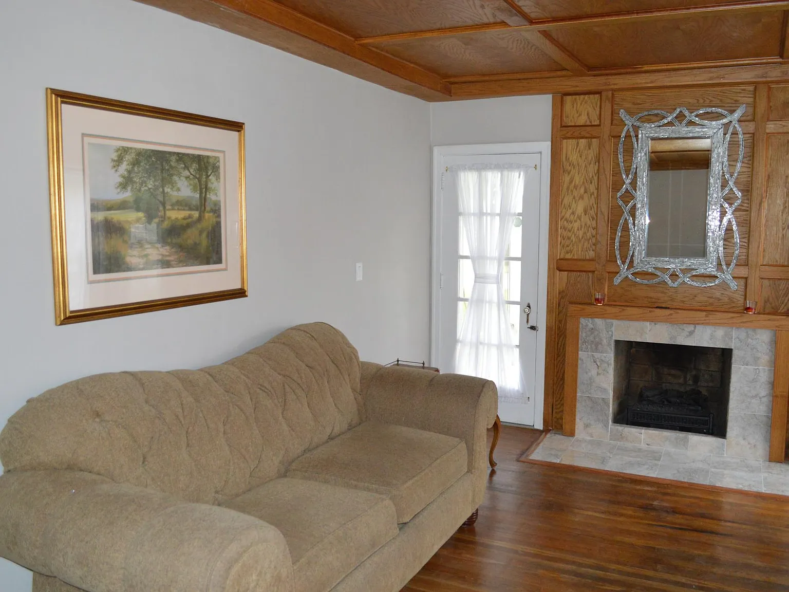 4601 Montview Dr — Photo 3
