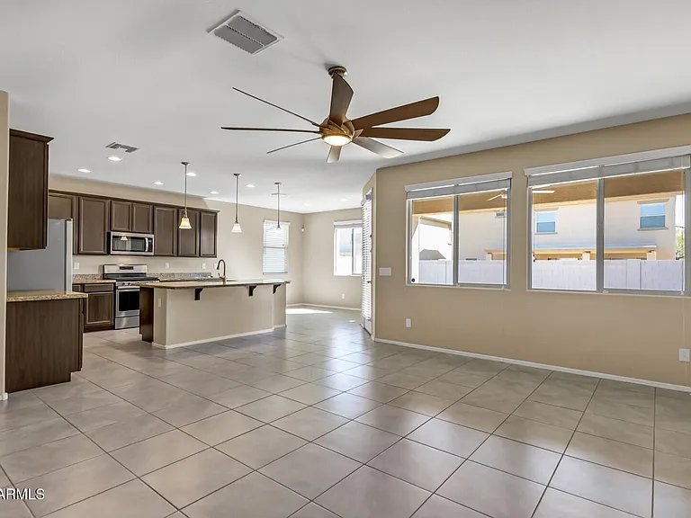 5429 W Lydia Ln — Photo 8