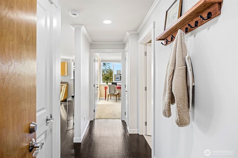 3rd image of 626 4th Avenue W #504