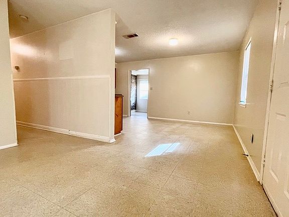 4th image of 310 N Gray Ave