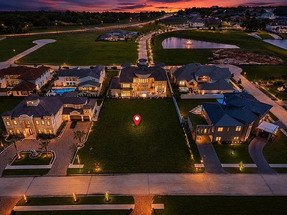 4th image of 6 Alexandra Way Cir