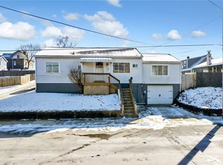 385 Deer Ln, Rochester, PA 15074