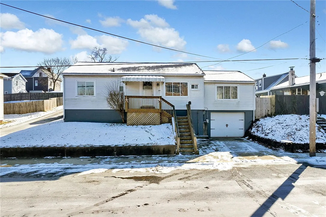 385 Deer Ln photo 1