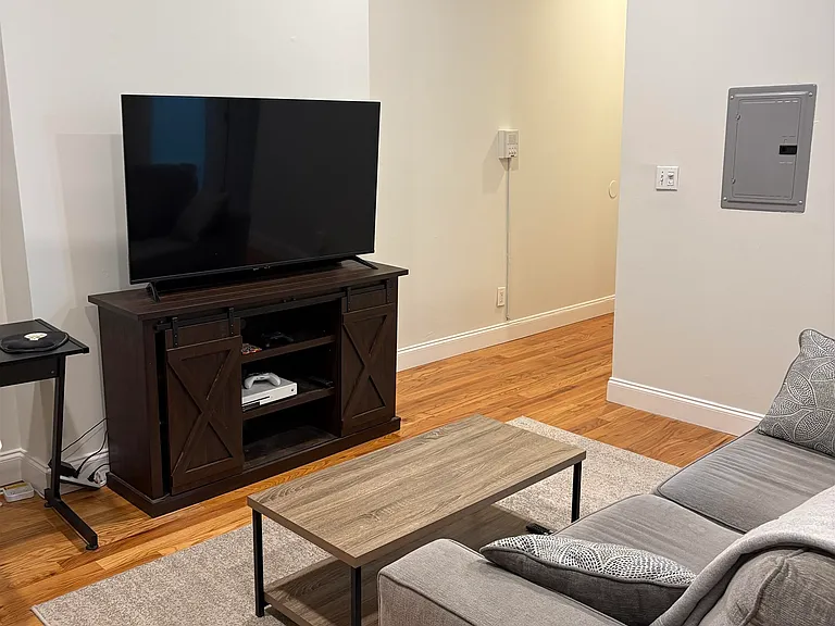 102 Washington St #4D — Photo 8