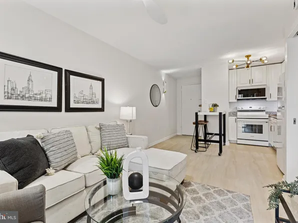 1718 P St NW APT 220, Washington, DC 20036