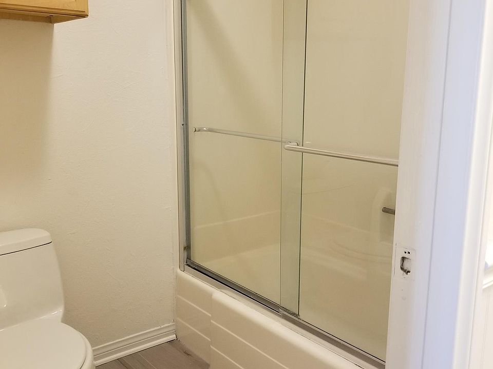 1st image of 320 W Walnut St APT 35