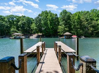 353 Whippoorwill Rd, Mooresville, NC 28117