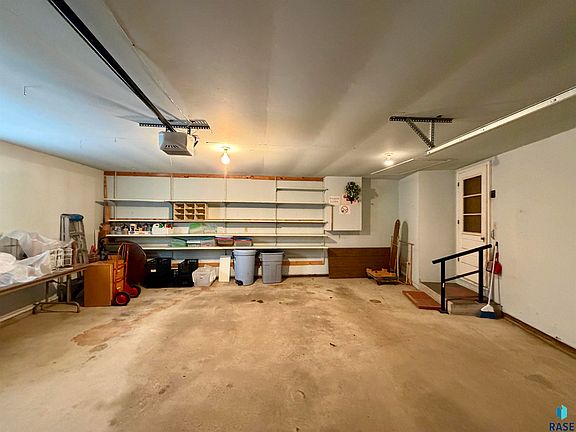 5th image of 1111 Elm Cv
