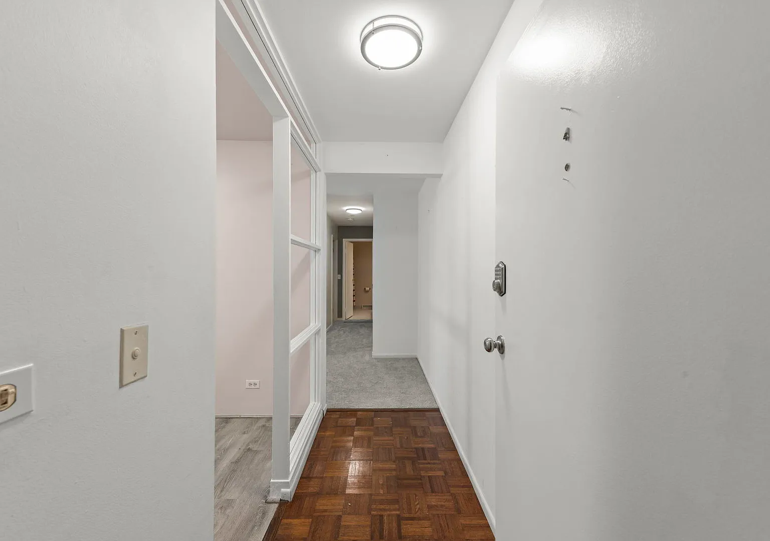 1 bed, 900 sqft, $1,600 — Photo 4