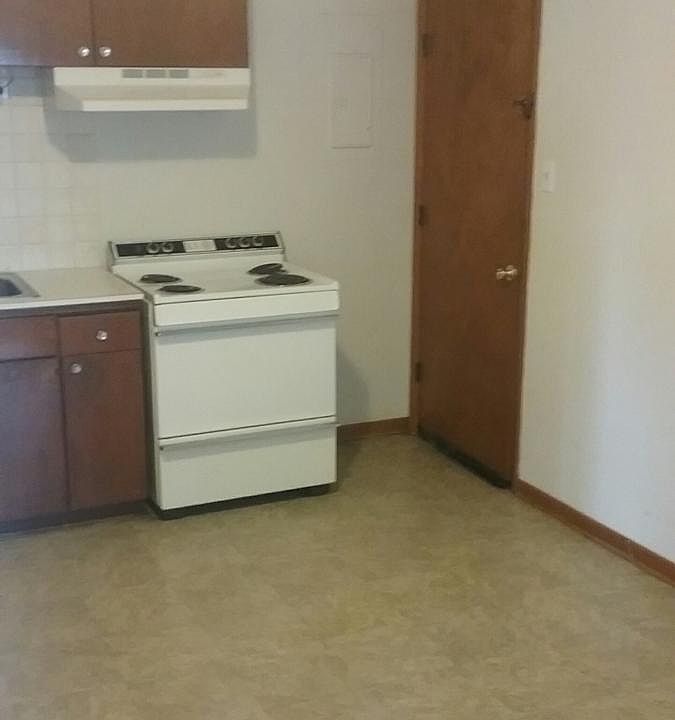 524 Neosho St Burlington, KS, 66839 Apartments for Rent Zillow