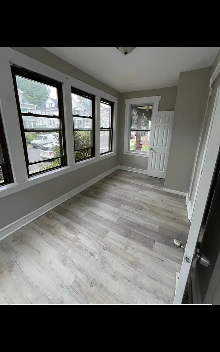 4 bed, 1.5 bath, $2,300 — Photo 2
