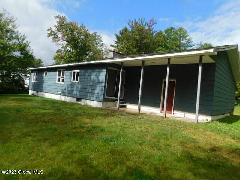 2nd image of 122 Shawn Drive