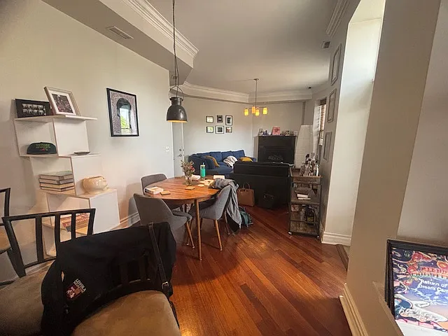 Building Photo - 34 S Ashland Ave #204