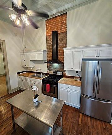 4th image of 3429 Royal St