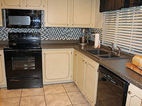 2nd image of 7816 Beaupre Way