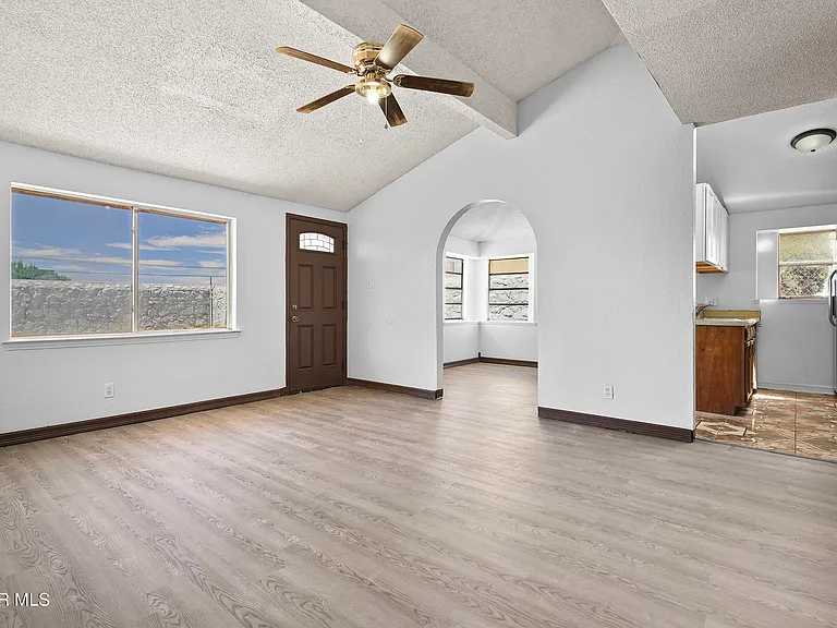 6713 Heartstone Ct — Photo 23