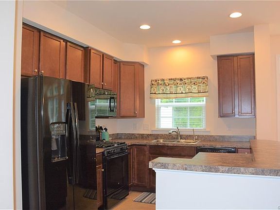 3rd image of 8950 Ringview Dr