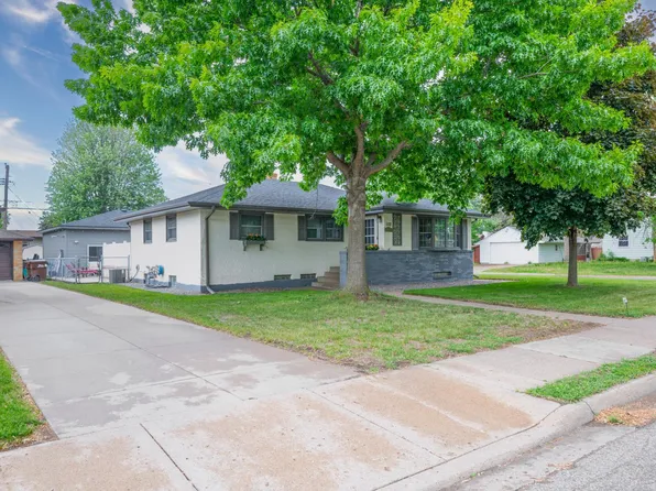 102 Poplar St W, South Saint Paul, MN 55075
