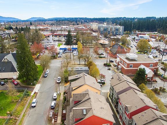 4th image of 8063 165th Ln NE