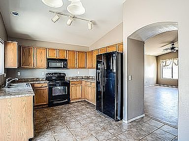 2nd image of 15127 N Luna St