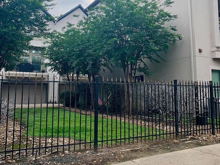 1623 Stuart St — Photo 24