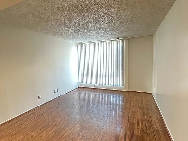 807Bunk — Photo 13